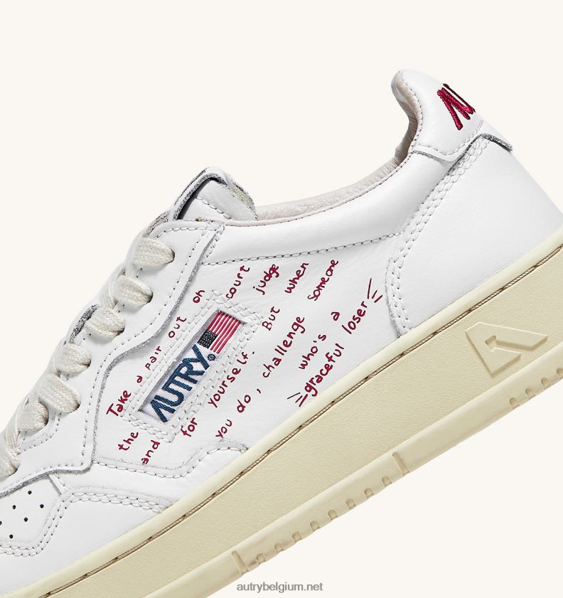 6ZFBPZ168 medaillewinnaar lage sneakers in wit leer met rode letters Autry vrouwen